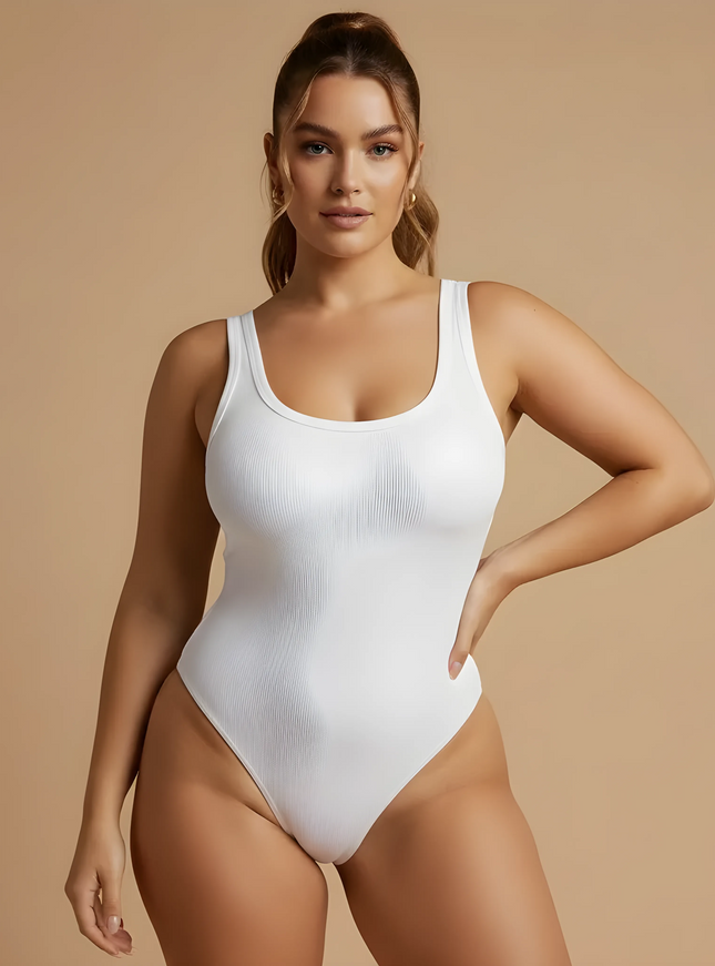 Figurformender Overall mit Trägern, lässiger Stil