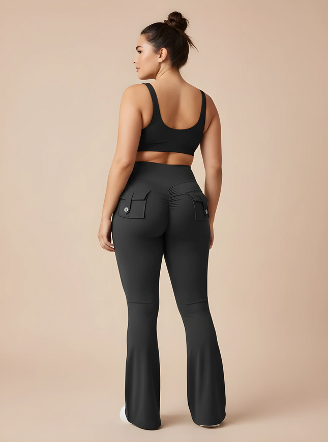 High-waisted fitness pants with cargo pockets
